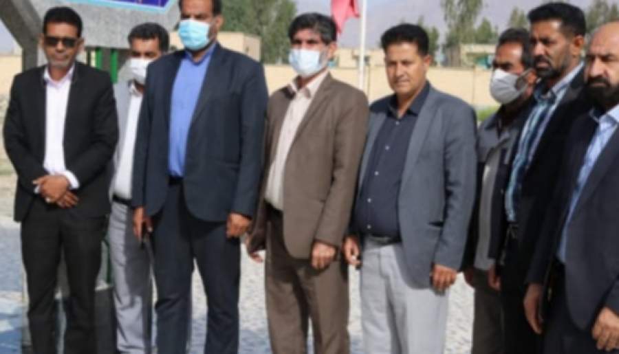 غبار روبی و عطرافشانی گلزار شهدای ارزوئیه توسط شهردار جدید و اعضای شورای شهر ارزوئیه