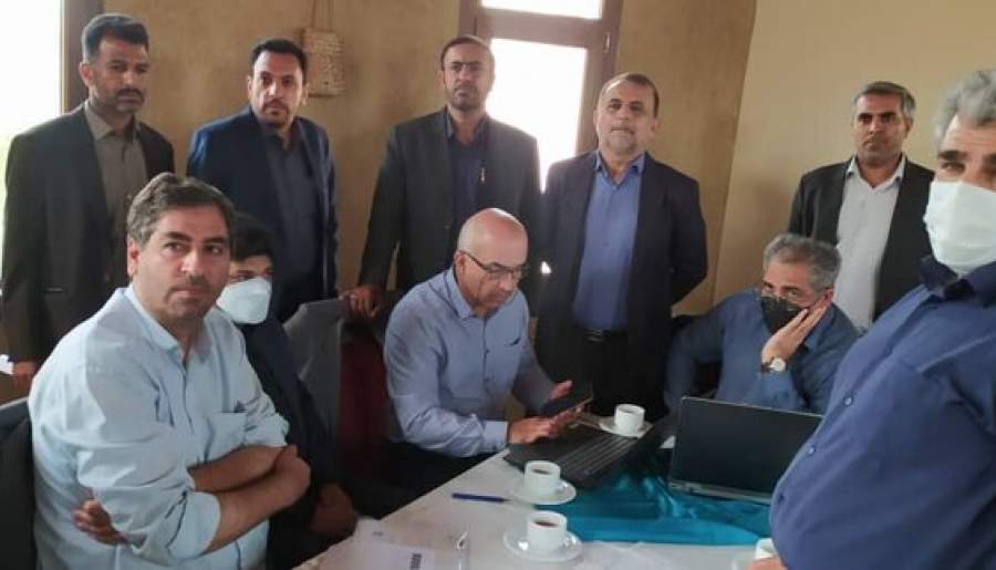 استقرار کارشناسان وزارت ارتباطات در قلعه گنج و منوجان جهت بررسی آنتن دکل تلفن همراه
