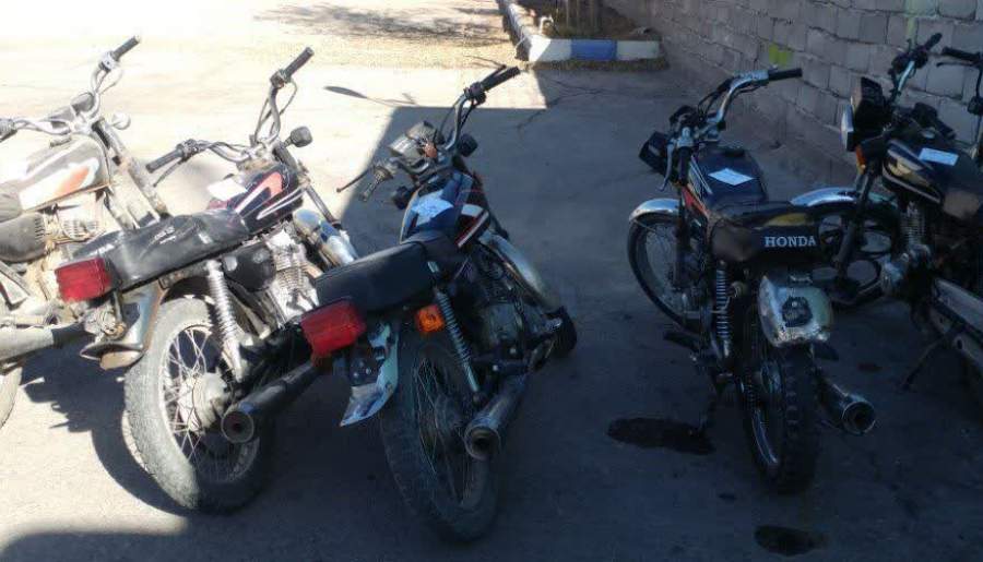دستگیری 3 سارق  و کشف 6 موتورسیکلت سرقتی در زرند